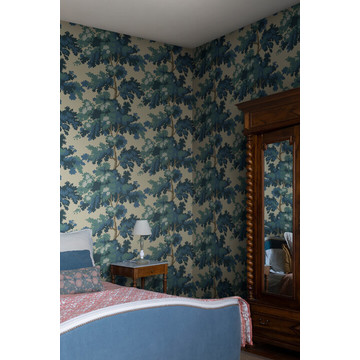 444-66_Raphael_Blue_Sandberg-Wallpaper_interior1-480x720-da20f001-8ded-4d87-a236-3a91a008fb19