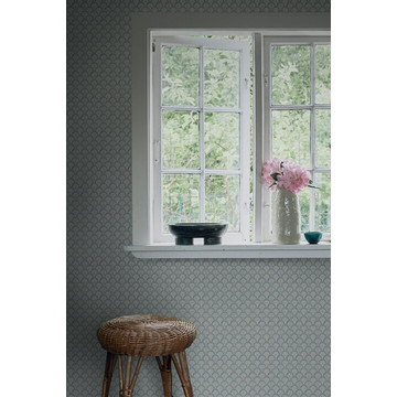 S10235_Beata_Misty-Blue_Sandberg-Wallpaper_interior2-480x720-a31dec47-558e-4444-a98c-eab5b8f762d7