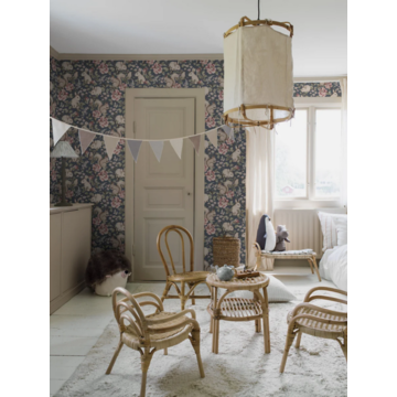 6932_MagicForest_Roomshot.jpeg (WEBP-kuva 900 × 1200 kuvapistettä) — Pienennetty (79 % alkuperäisestä)