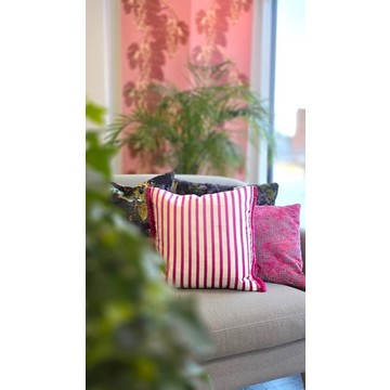 Boratti Fuchsia 32x36cm sisustustyyny